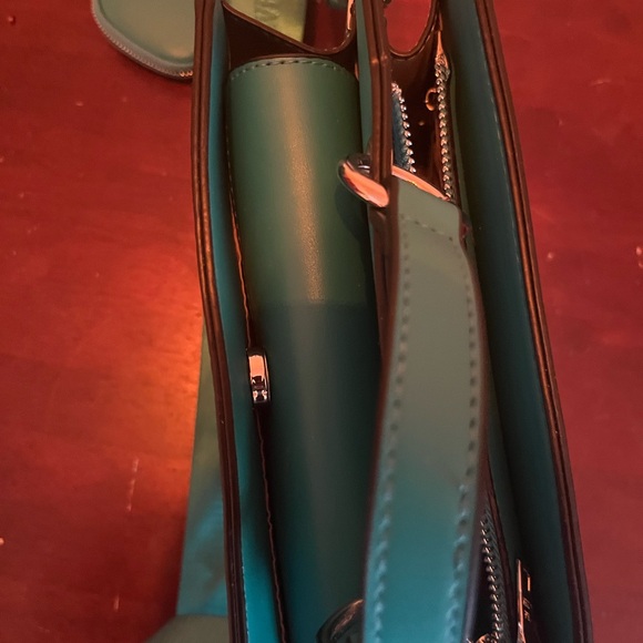 Steve Madden Blue Crossbody Bag with Structured Design - Picture 5 of 5